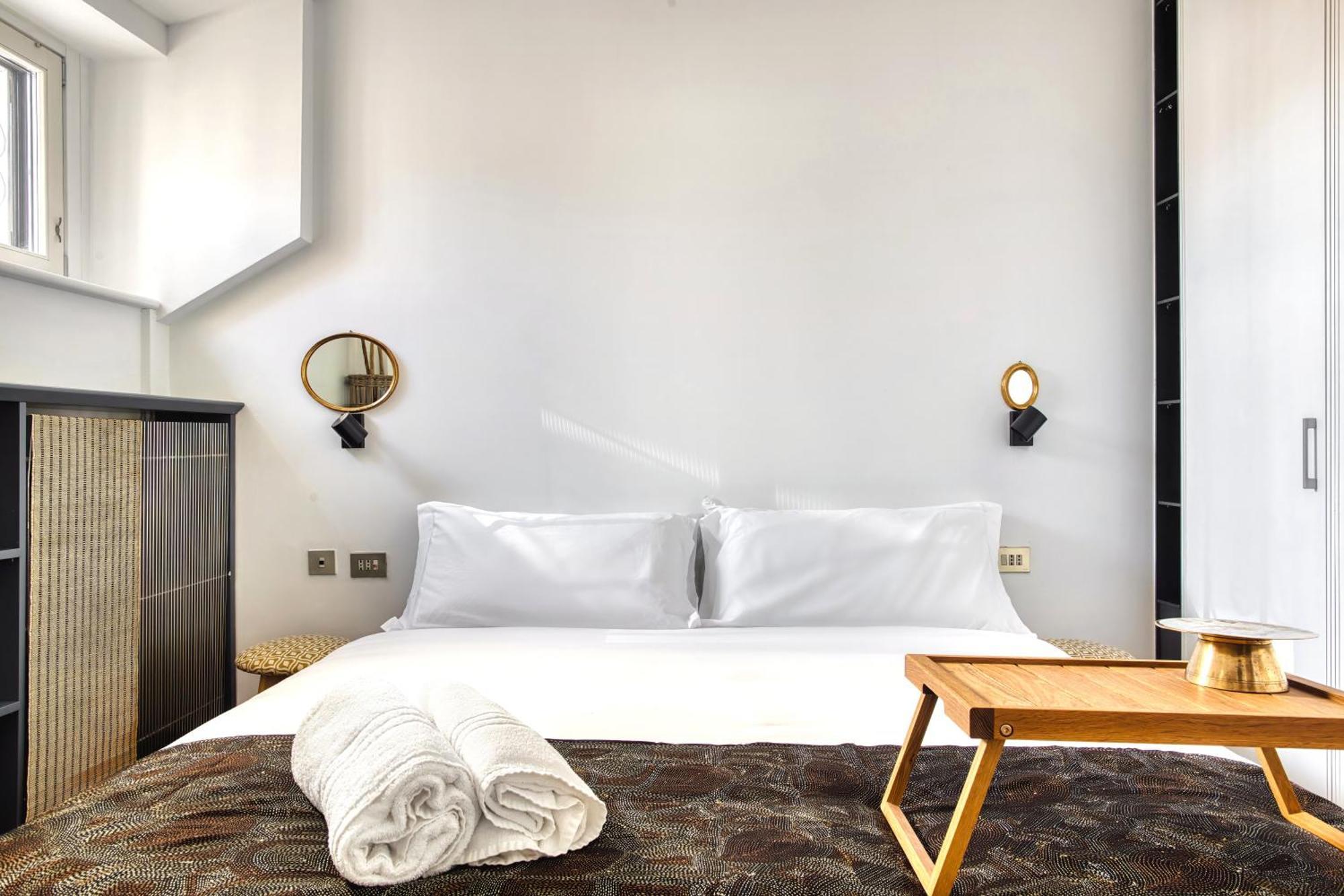 The Green Oriental; Gem In The Duomo City Center Apartment Milan Bagian luar foto