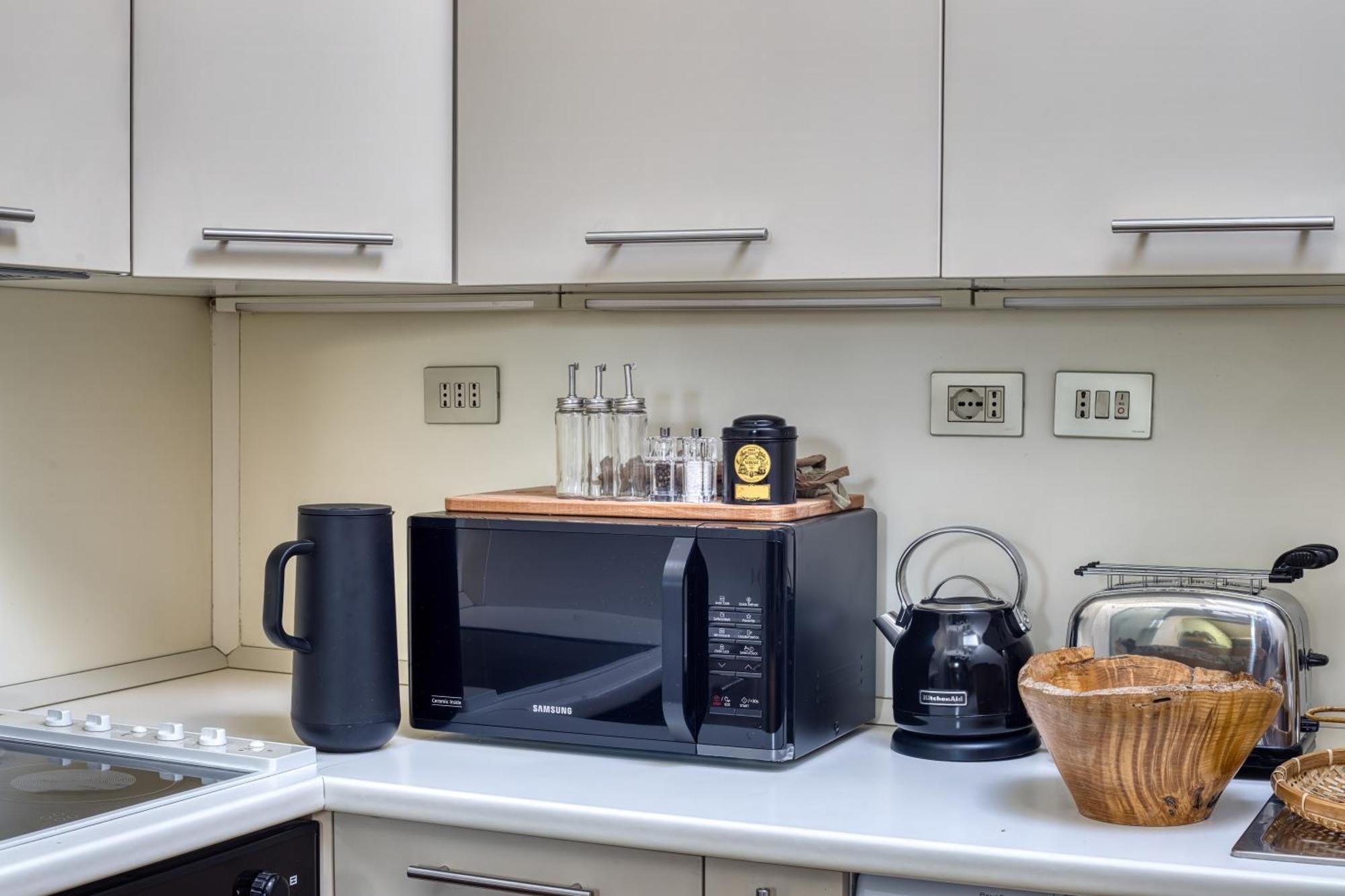 The Green Oriental; Gem In The Duomo City Center Apartment Milan Bagian luar foto